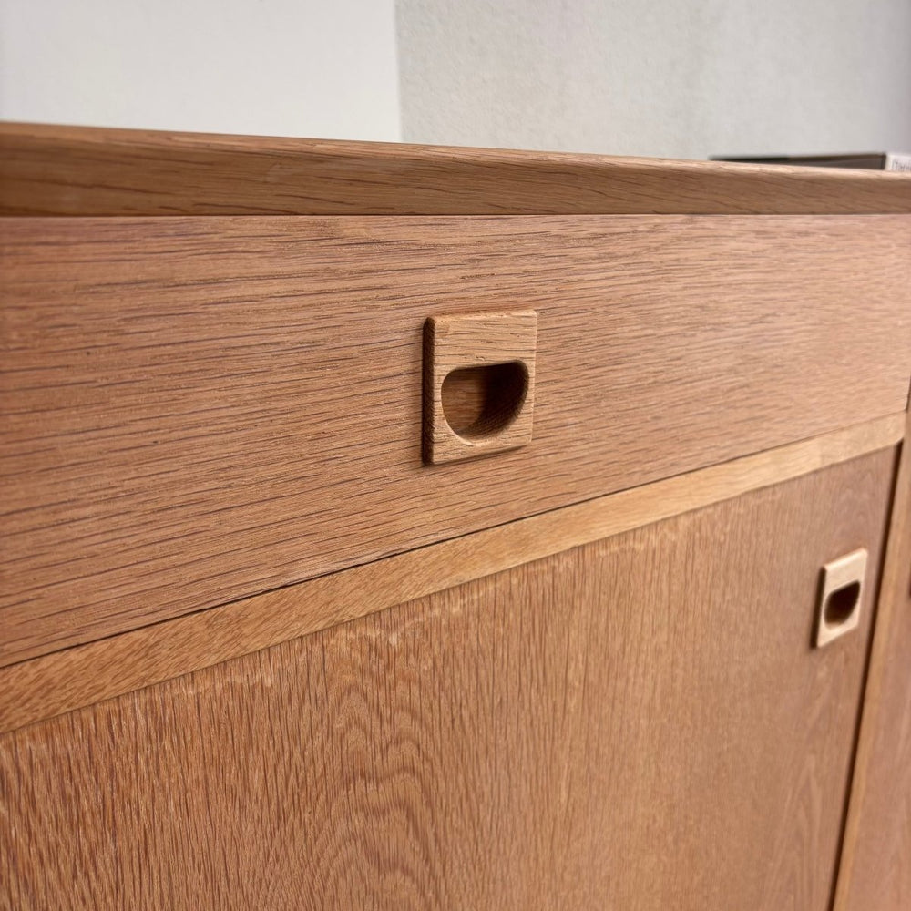 
                  
                    Vintage sideboard Brouer eiken - LOUI.STORE
                  
                