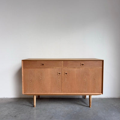 
                  
                    Vintage sideboard Brouer eiken - LOUI.STORE
                  
                