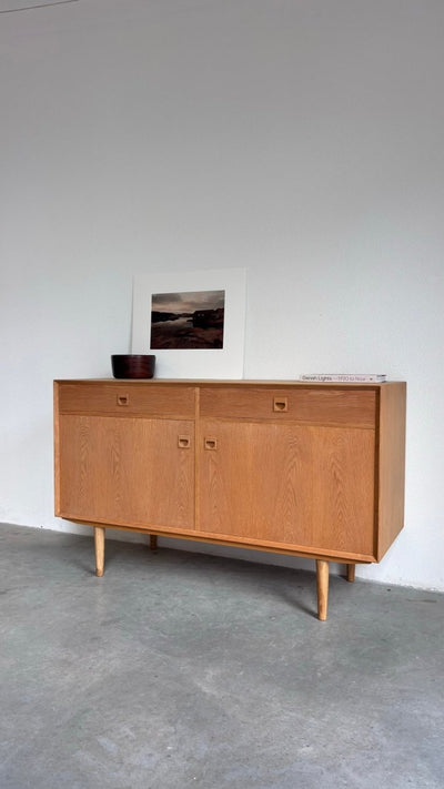 
                  
                    Vintage sideboard Brouer eiken - LOUI.STORE
                  
                