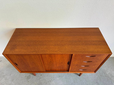 
                  
                    Vintage sideboard deurtjes en lades teak - LOUI.STORE
                  
                