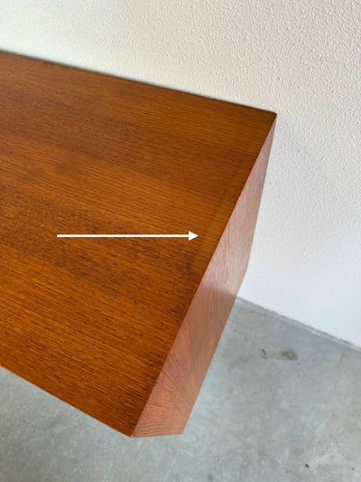 
                  
                    Vintage sideboard deurtjes en lades teak - LOUI.STORE
                  
                