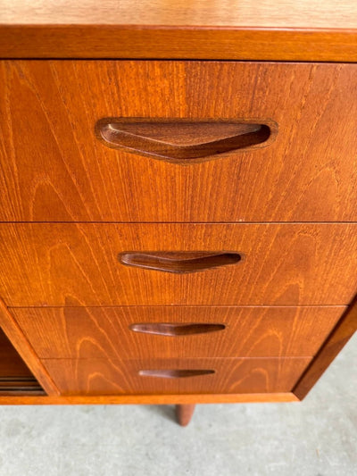
                  
                    Vintage sideboard deurtjes en lades teak - LOUI.STORE
                  
                