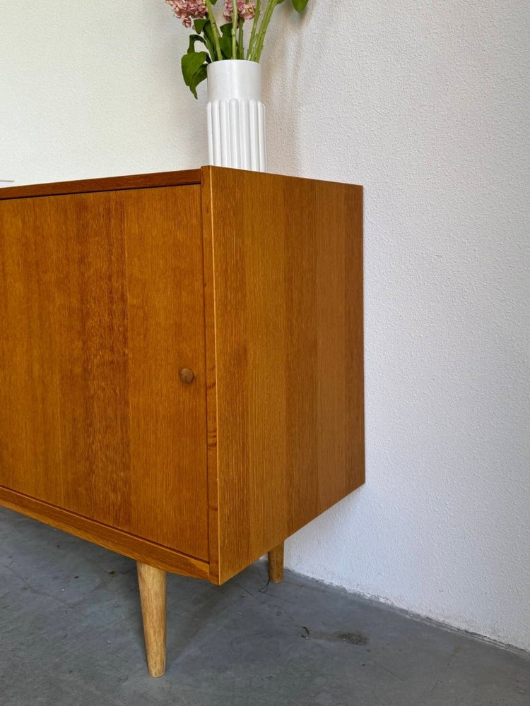 
                  
                    Vintage sideboard Domino eiken - LOUI.STORE
                  
                