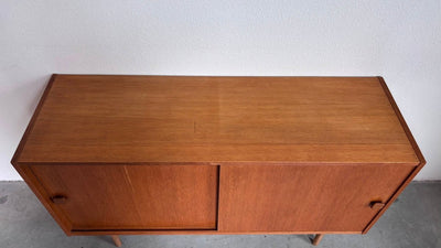 
                  
                    Vintage sideboard Domino eiken - LOUI.STORE
                  
                