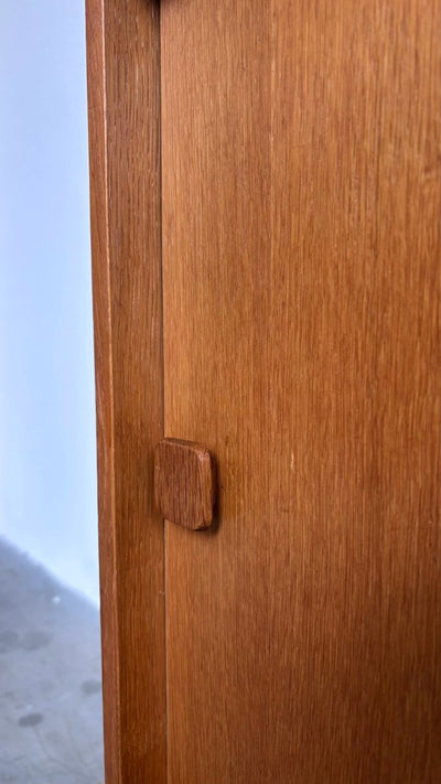 
                  
                    Vintage sideboard Domino eiken - LOUI.STORE
                  
                