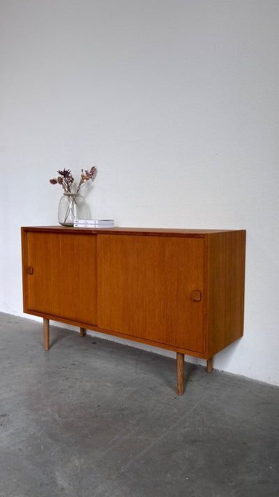 
                  
                    Vintage sideboard Domino eiken - LOUI.STORE
                  
                