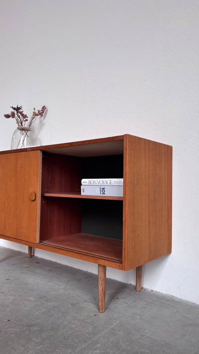 
                  
                    Vintage sideboard Domino eiken - LOUI.STORE
                  
                