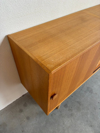 
                  
                    Vintage sideboard Domino eiken met lades - LOUI.STORE
                  
                