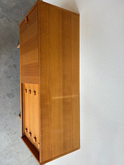 
                  
                    Vintage sideboard Domino eiken met lades - LOUI.STORE
                  
                