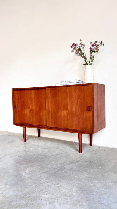 
                  
                    Vintage sideboard Domino teak - LOUI.STORE
                  
                