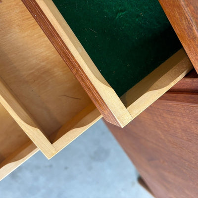 
                  
                    Vintage sideboard - dressoir teak eiken frame - LOUI.STORE
                  
                