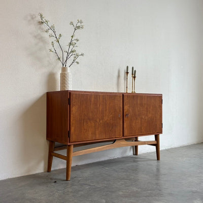 
                  
                    Vintage sideboard - dressoir teak eiken frame - LOUI.STORE
                  
                