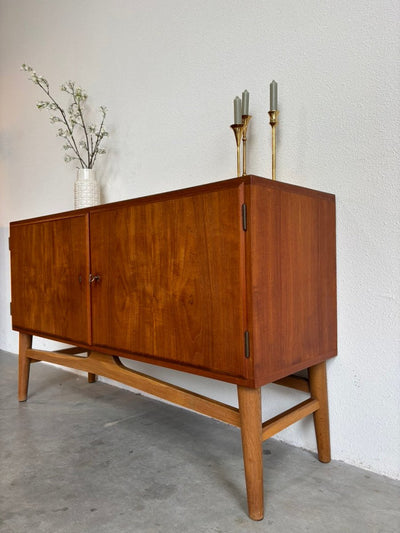 
                  
                    Vintage sideboard - dressoir teak eiken frame - LOUI.STORE
                  
                