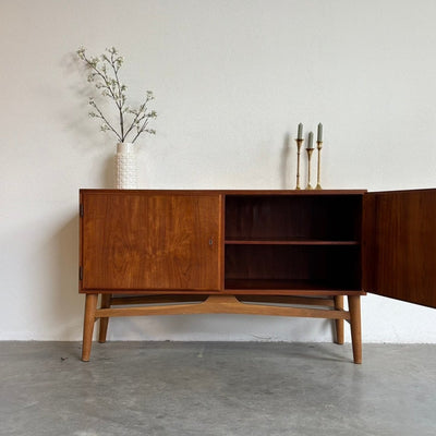 
                  
                    Vintage sideboard - dressoir teak eiken frame - LOUI.STORE
                  
                