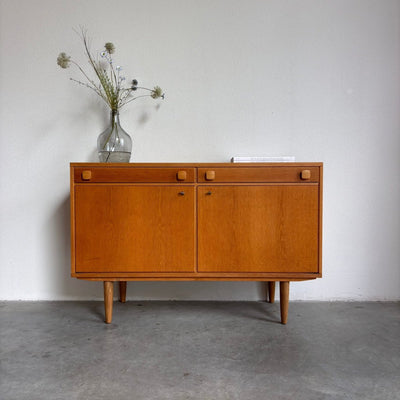 
                  
                    Vintage sideboard eiken Ulferts - LOUI.STORE
                  
                