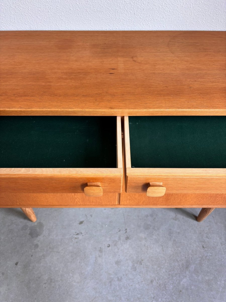 
                  
                    Vintage sideboard eiken Ulferts - LOUI.STORE
                  
                
