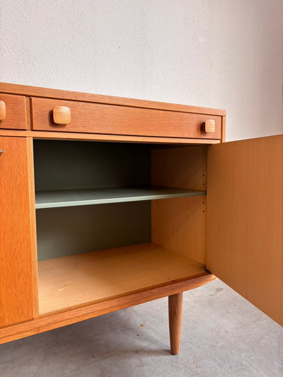 
                  
                    Vintage sideboard eiken Ulferts - LOUI.STORE
                  
                