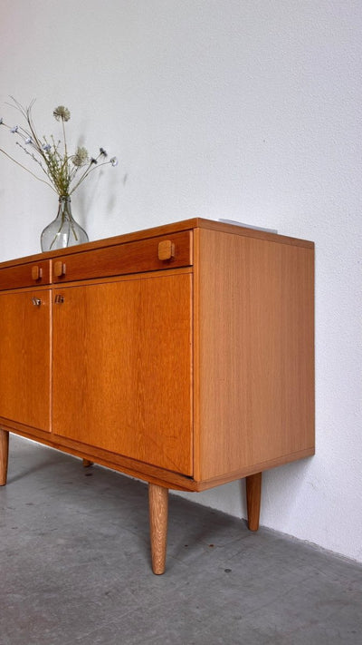 
                  
                    Vintage sideboard eiken Ulferts - LOUI.STORE
                  
                