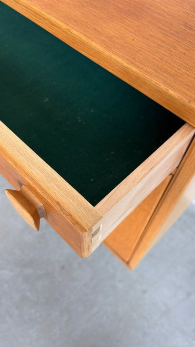 
                  
                    Vintage sideboard eiken Ulferts - LOUI.STORE
                  
                