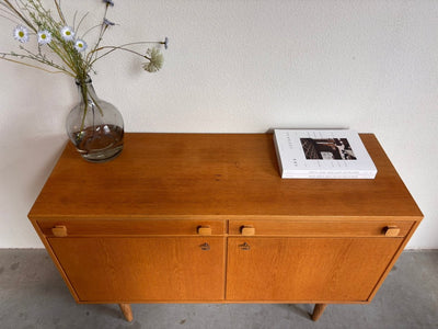 
                  
                    Vintage sideboard eiken Ulferts - LOUI.STORE
                  
                