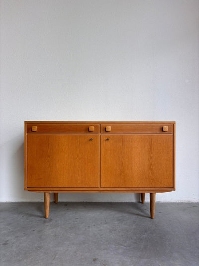
                  
                    Vintage sideboard eiken Ulferts - LOUI.STORE
                  
                