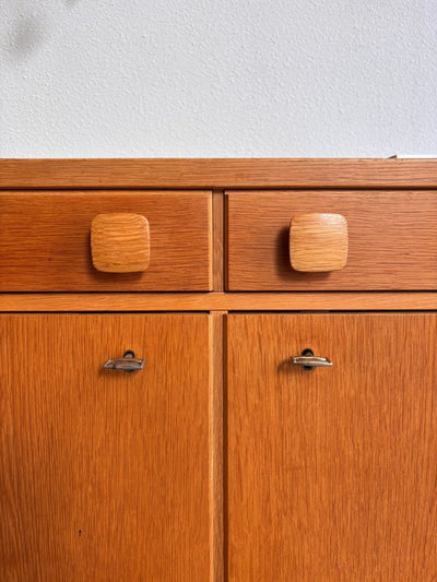 
                  
                    Vintage sideboard eiken Ulferts - LOUI.STORE
                  
                
