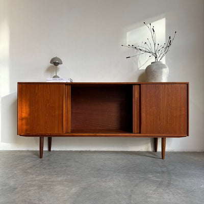 
                  
                    Vintage sideboard E.W. Bach teak - LOUI.STORE
                  
                