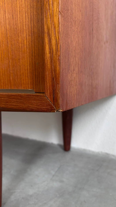 
                  
                    Vintage sideboard Hundevad teak - LOUI.STORE
                  
                