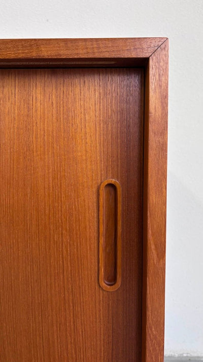 
                  
                    Vintage sideboard Hundevad teak - LOUI.STORE
                  
                