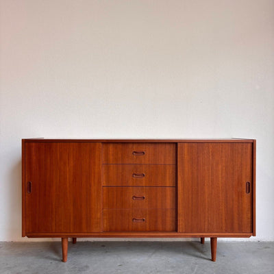 
                  
                    Vintage sideboard in teak lades - LOUI.STORE
                  
                