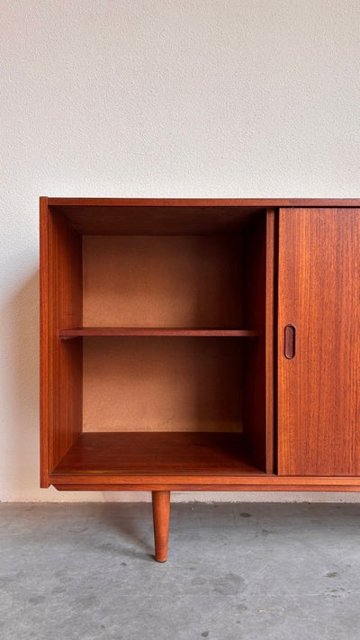 
                  
                    Vintage sideboard in teak lades - LOUI.STORE
                  
                