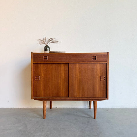 Vintage sideboard in teak met lades en schuifdeurtjes - LOUI
