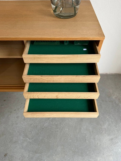 
                  
                    Vintage sideboard Kurt Østervig eiken - LOUI.STORE
                  
                