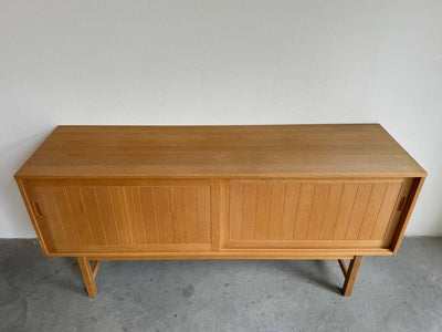 
                  
                    Vintage sideboard Kurt Østervig eiken - LOUI.STORE
                  
                