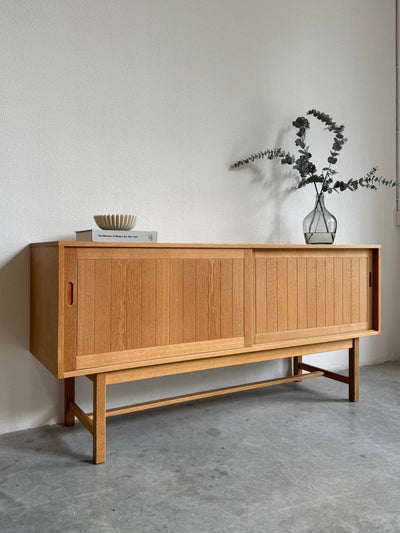 
                  
                    Vintage sideboard Kurt Østervig eiken - LOUI.STORE
                  
                