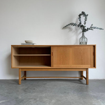 
                  
                    Vintage sideboard Kurt Østervig eiken - LOUI.STORE
                  
                