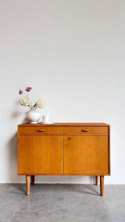 
                  
                    Vintage sideboard lades +deurtjes eiken - LOUI
                  
                