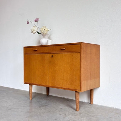 
                  
                    Vintage sideboard lades +deurtjes eiken - LOUI
                  
                