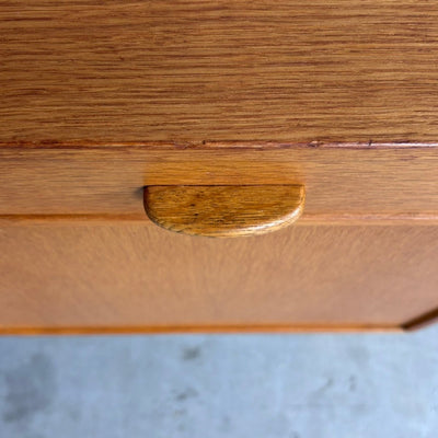 
                  
                    Vintage sideboard lades +deurtjes eiken - LOUI
                  
                