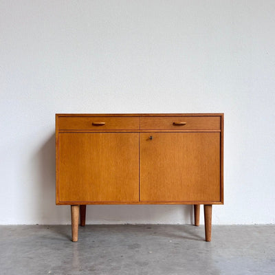 
                  
                    Vintage sideboard lades +deurtjes eiken - LOUI
                  
                