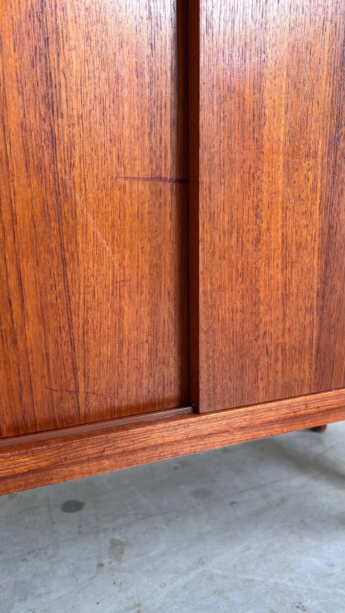
                  
                    Vintage sideboard - lowboard teak - LOUI.STORE
                  
                