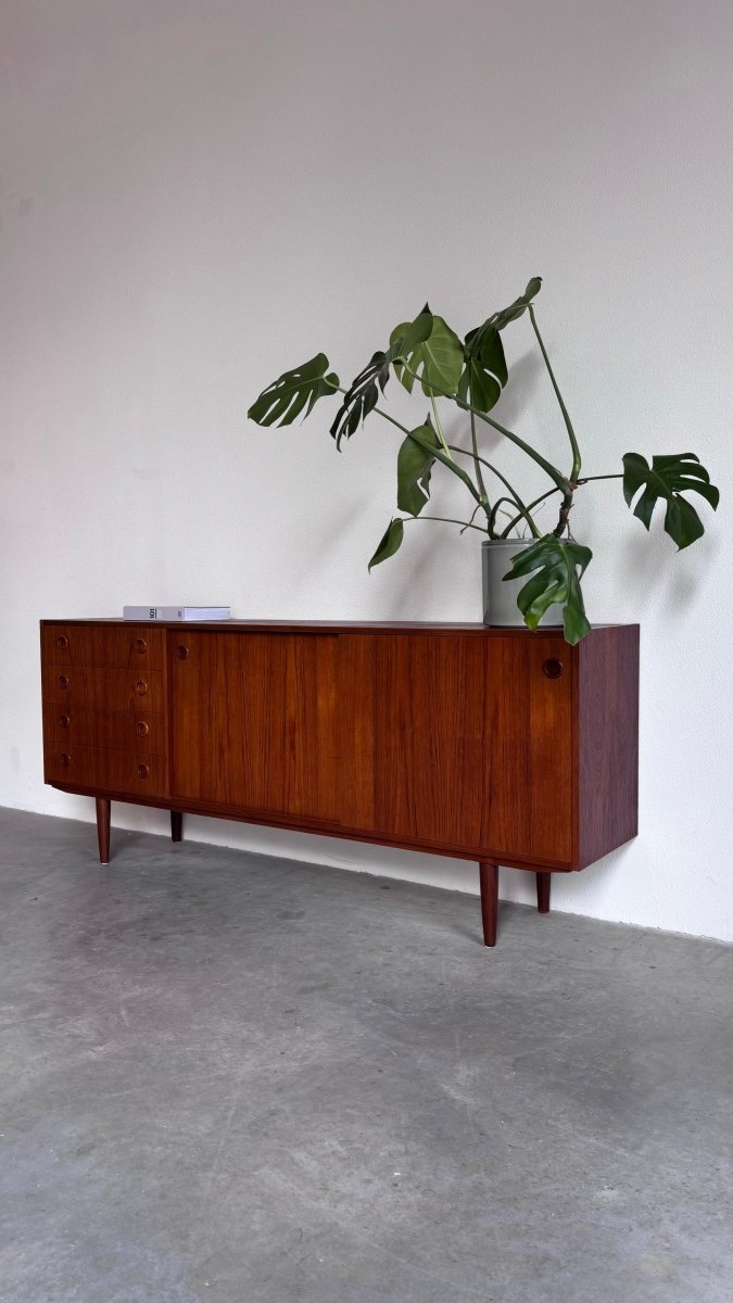 
                  
                    Vintage sideboard - lowboard teak - LOUI.STORE
                  
                