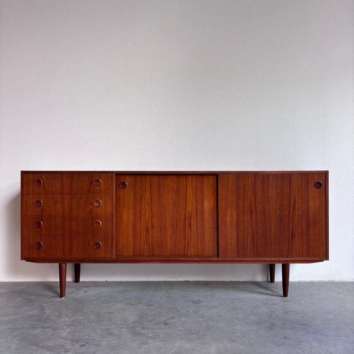 
                  
                    Vintage sideboard - lowboard teak - LOUI.STORE
                  
                