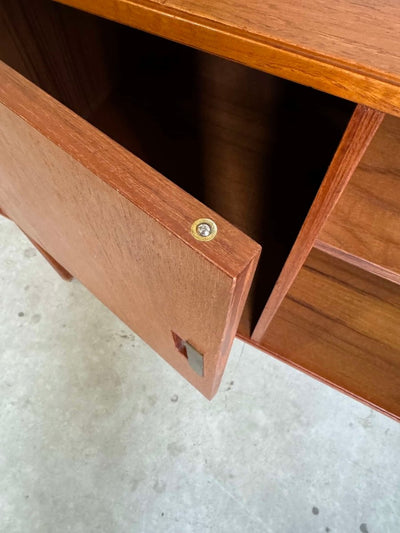 
                  
                    Vintage sideboard metalen greepjes - LOUI.STORE
                  
                