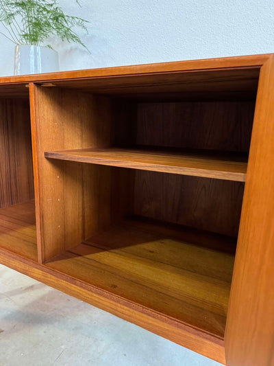 
                  
                    Vintage sideboard metalen greepjes - LOUI.STORE
                  
                