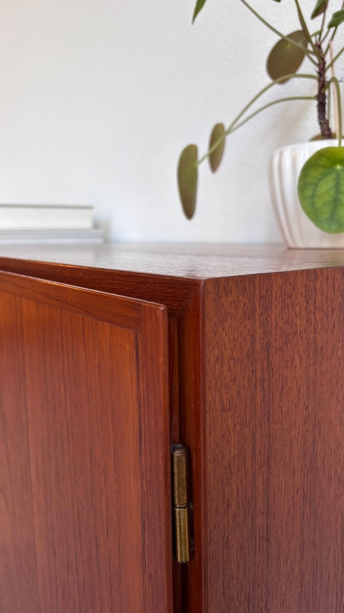 
                  
                    Vintage sideboard Omann Jun teak - LOUI.STORE
                  
                