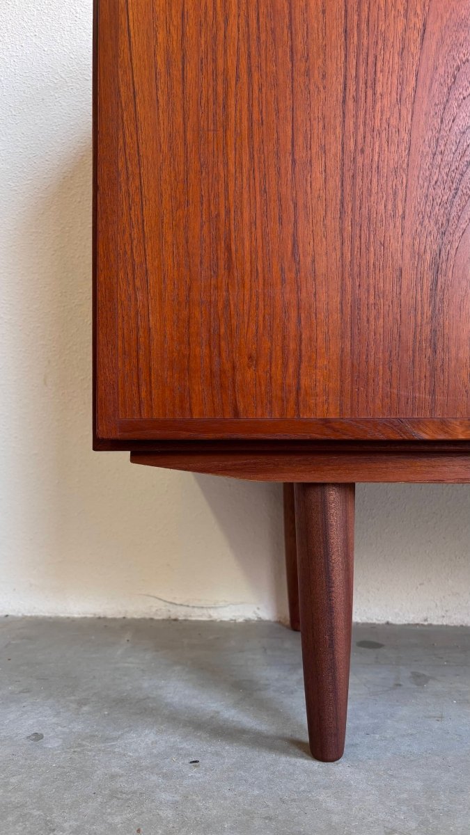 
                  
                    Vintage sideboard Omann Jun teak - LOUI.STORE
                  
                