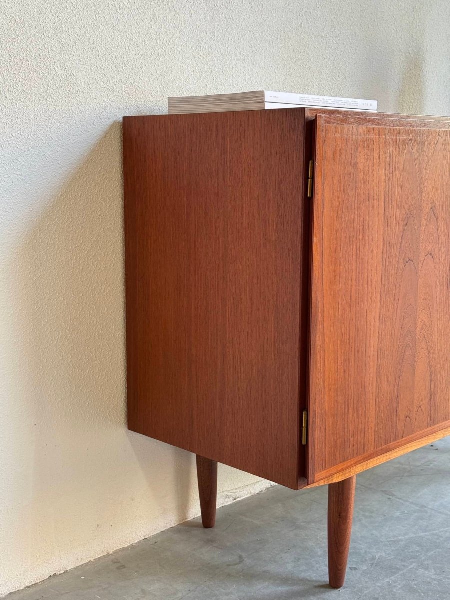 
                  
                    Vintage sideboard Omann Jun teak - LOUI.STORE
                  
                