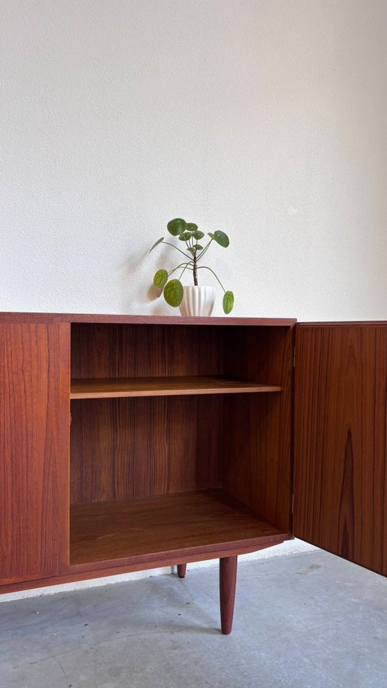 
                  
                    Vintage sideboard Omann Jun teak - LOUI.STORE
                  
                