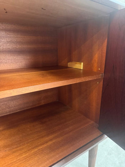 
                  
                    Vintage sideboard palissander 2 deurtjes - LOUI.STORE
                  
                